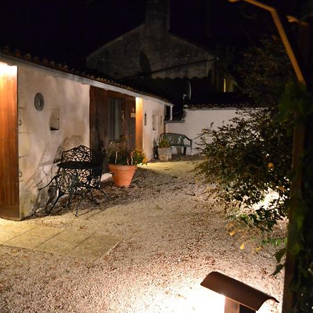 Bed and Breakfast Le Moulin De Lusseau Chef-Boutonne Номер фото