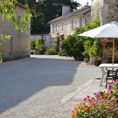 Bed and Breakfast Le Moulin De Lusseau Chef-Boutonne Экстерьер фото