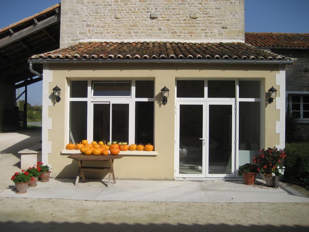 Bed and Breakfast Le Moulin De Lusseau Chef-Boutonne Экстерьер фото