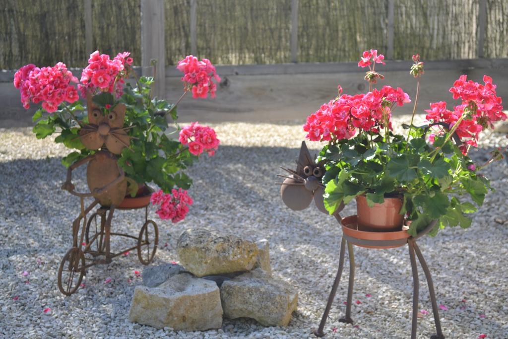 Bed and Breakfast Le Moulin De Lusseau Chef-Boutonne Экстерьер фото