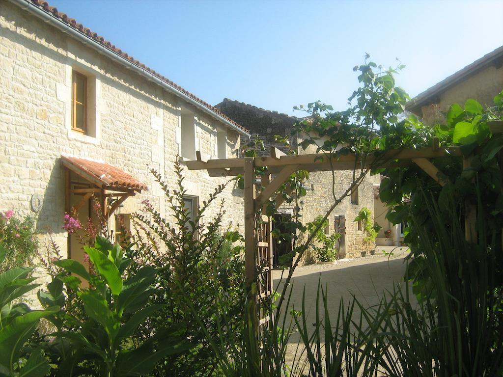 Bed and Breakfast Le Moulin De Lusseau Chef-Boutonne Номер фото
